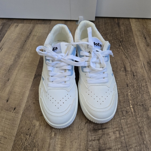 Moea Womens Size 37 White and Blue Sneakers, Excellent Condition - Picture 3 of 15